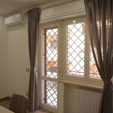 Maximus Vatican House روما