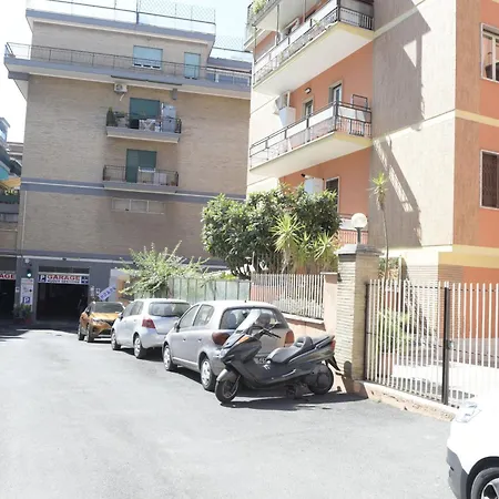 Maximus Vatican House روما